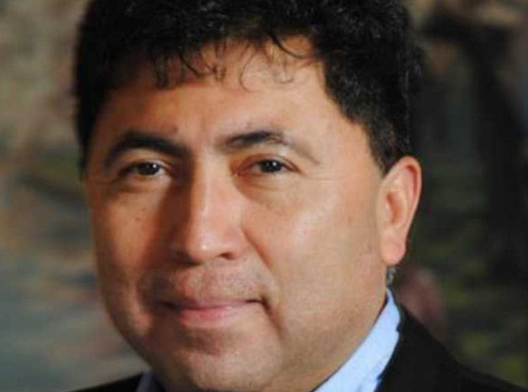 <em>Luis R.</em>